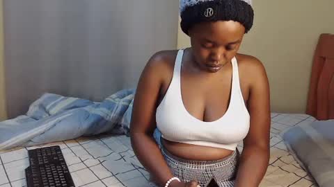 honey_caddy online show from 06-27-26, 02:49