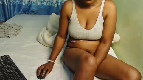 honey_caddy online show from 07-05-26, 04:52