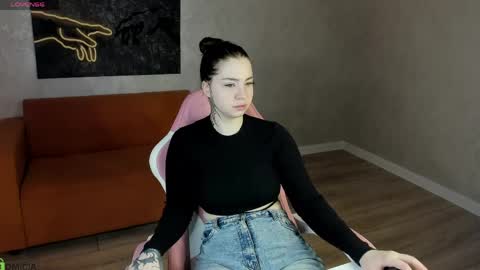 Honey online show from 05-17-26, 01:14