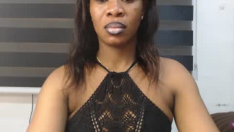 Snapshot of honey_dollxx chatting on 06-15-26, 06:37 Flora online show from 06-15-26, 06:37