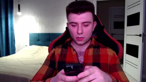 Snapshot of honey_furry chatting on 01-21-25, 04:48 Wolfy online show from 01-21-25, 04:48