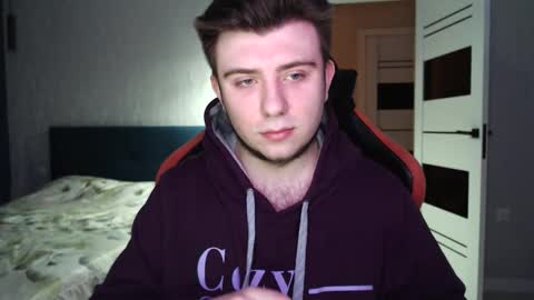 Snapshot of honey_furry chatting on 02-10-26, 01:21 Wolfy online show from 02-10-26, 01:21