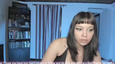 Snapshot of honey_hoe chatting on 05-19-26, 02:18 Lau online show from 05-19-26, 02:18