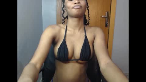 Snapshot of honey_juicydoll chatting on 10-25-25, 07:05 Sonia online show from 10-25-25, 07:05