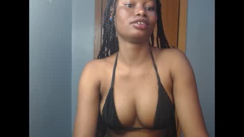 Snapshot of honey_juicydoll chatting on 11-15-25, 07:27 Sonia online show from 11-15-25, 07:27