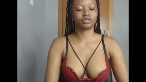 Snapshot of honey_juicydoll chatting on 11-28-25, 07:55 Sonia online show from 11-28-25, 07:55