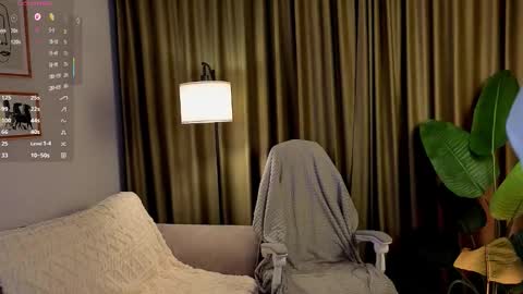 Snapshot of honey_kors chatting on 02-23-26, 01:08 Lina online show from 02-23-26, 01:08