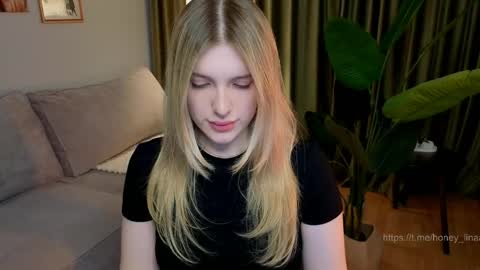 Snapshot of honey_kors chatting on 04-20-26, 03:48 Lina online show from 04-20-26, 03:48