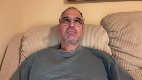 Snapshot of honey_man14 chatting on 06-17-26, 03:31 honey_man14 online show from 06-17-26, 03:31