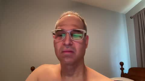 Snapshot of honey_man14 chatting on 06-17-26, 03:35 honey_man14 online show from 06-17-26, 03:35