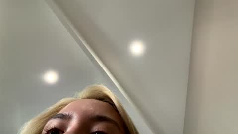 Jenyanew vid how I squirt in forest in bio online show from 08-02-26, 07:40
