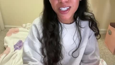 Snapshot of honeybeebaby12 chatting on 11-02-25, 03:09 honeybeebaby12 online show from 11-02-25, 03:09