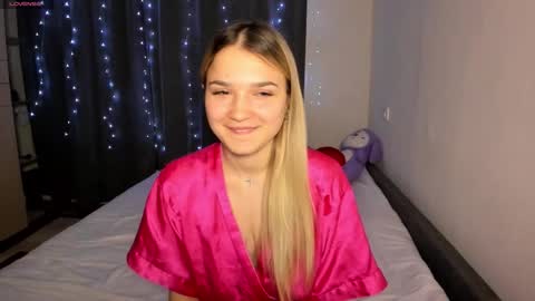 HoneyBunny  online show from 03-27-26, 08:30