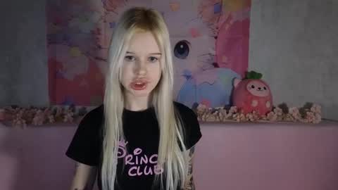 Lisa online show from 02-17-26, 04:20