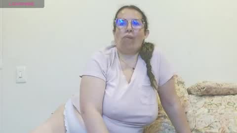 sofia online show from 05-17-26, 03:48