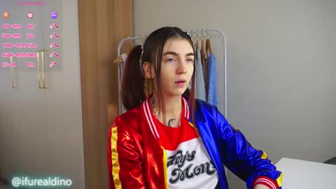 Snapshot of honeykadakia chatting on 02-14-26, 08:00 Jane online show from 02-14-26, 08:00