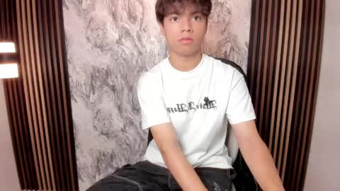 Snapshot of honeymoon_sariel chatting on 04-27-26, 02:15 honeymoon_sariel online show from 04-27-26, 02:15