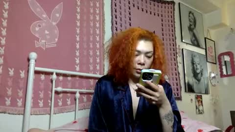 Snapshot of honeyruby chatting on 04-22-26, 04:52 Ruby Sparks online show from 04-22-26, 04:52