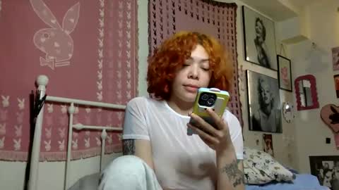 Snapshot of honeyruby chatting on 05-01-26, 02:43 Ruby Sparks online show from 05-01-26, 02:43