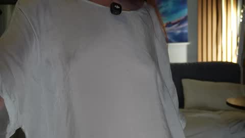 Noelle online show from 10-10-25, 03:16