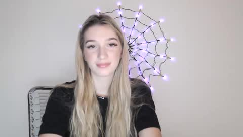 honeyveil online show from 10-30-25, 01:23