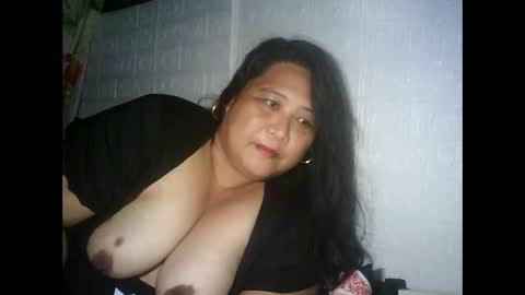 Snapshot of honeyvonz chatting on 03-26-26, 06:24 Merry online show from 03-26-26, 06:24