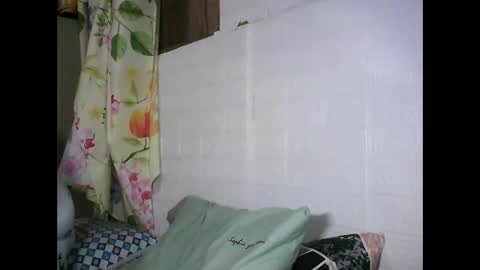 Snapshot of honeyvonz chatting on 04-10-26, 10:58 Merry online show from 04-10-26, 10:58