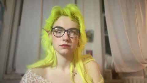 Emi Rose online show from 12-16-25, 12:26