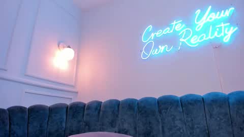 Honey Moon  Help me to reach 100 thumbs up online show from 03-03-25, 11:03