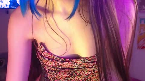 Snapshot of honeyypeaach chatting on 12-03-24, 01:52 online show from 12-03-24, 01:52