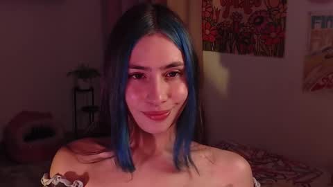 Snapshot of honeyypeaach chatting on 12-19-24, 11:57 online show from 12-19-24, 11:57