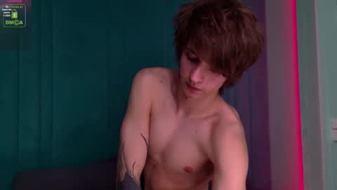 Snapshot of hoogwilder chatting on 02-10-26, 08:35 HOOG online show from 02-10-26, 08:35