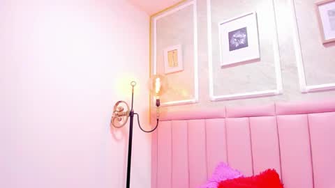 holly online show from 12-04-25, 08:28