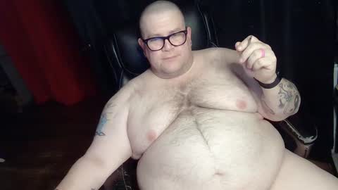 Snapshot of hoosierdaddyxl chatting on 12-08-24, 04:57 Sir online show from 12-08-24, 04:57