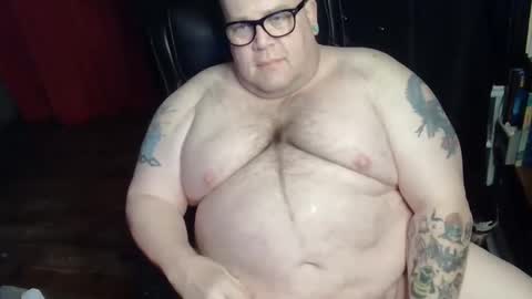 Snapshot of hoosierdaddyxl chatting on 12-17-24, 02:00 Sir online show from 12-17-24, 02:00