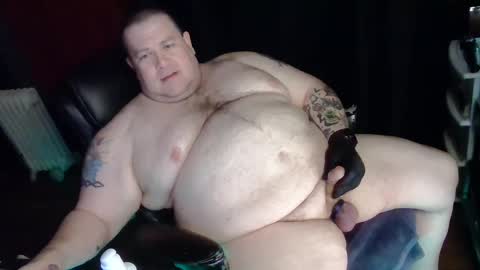 Snapshot of hoosierdaddyxl chatting on 12-23-24, 04:55 Sir online show from 12-23-24, 04:55