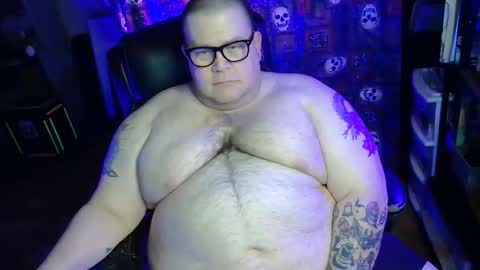 Snapshot of hoosierdaddyxl chatting on 10-26-25, 03:23 Sir online show from 10-26-25, 03:23