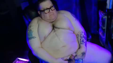 Snapshot of hoosierdaddyxl chatting on 02-09-26, 05:33 Sir online show from 02-09-26, 05:33