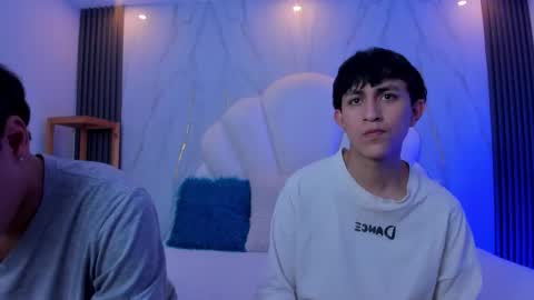 hoot_booys_ online show from 01-16-26, 07:40