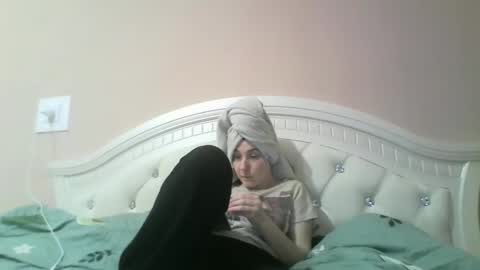 hootloove69 online show from 03-10-26, 06:13