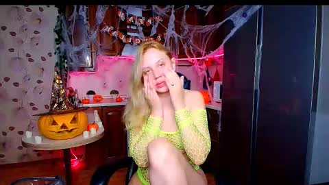 Snapshot of hope_happyyy chatting on 10-31-25, 01:39 hope happyyy online show from 10-31-25, 01:39