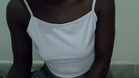 Snapshot of hopewangare chatting on 10-13-25, 02:06 hopewangare online show from 10-13-25, 02:06