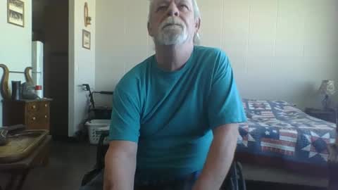 Snapshot of hormonemonster27 chatting on 01-09-25, 06:15 Hormone Monster online show from 01-09-25, 06:15