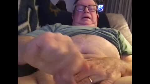 Snapshot of horndog69b chatting on 12-17-24, 09:28 horndog online show from 12-17-24, 09:28