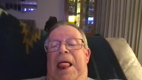Snapshot of horndog69b chatting on 12-19-25, 07:59 horndog online show from 12-19-25, 07:59