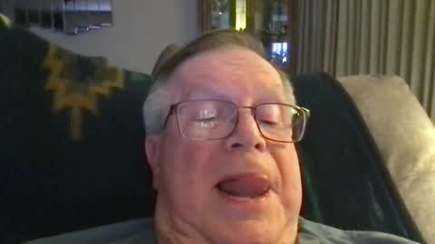 Snapshot of horndog69b chatting on 05-06-26, 07:13 horndog online show from 05-06-26, 07:13