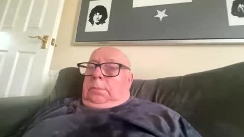 Snapshot of horny_147 chatting on 05-28-26, 02:36 Cum suck Me off online show from 05-28-26, 02:36