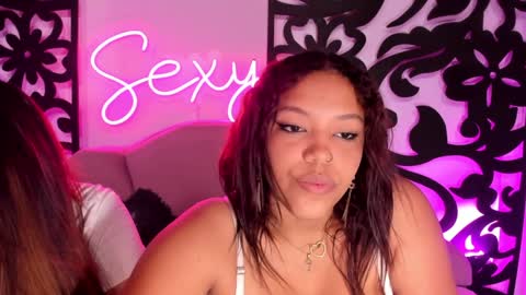 CATALINA Y LAURA  online show from 01-16-25, 02:09