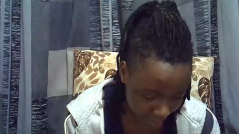 Snapshot of horny_baddie18 chatting on 05-24-26, 06:46 Leila online show from 05-24-26, 06:46