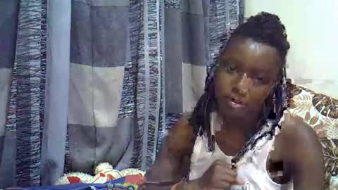 Snapshot of horny_baddie18 chatting on 05-31-26, 05:09 Leila online show from 05-31-26, 05:09